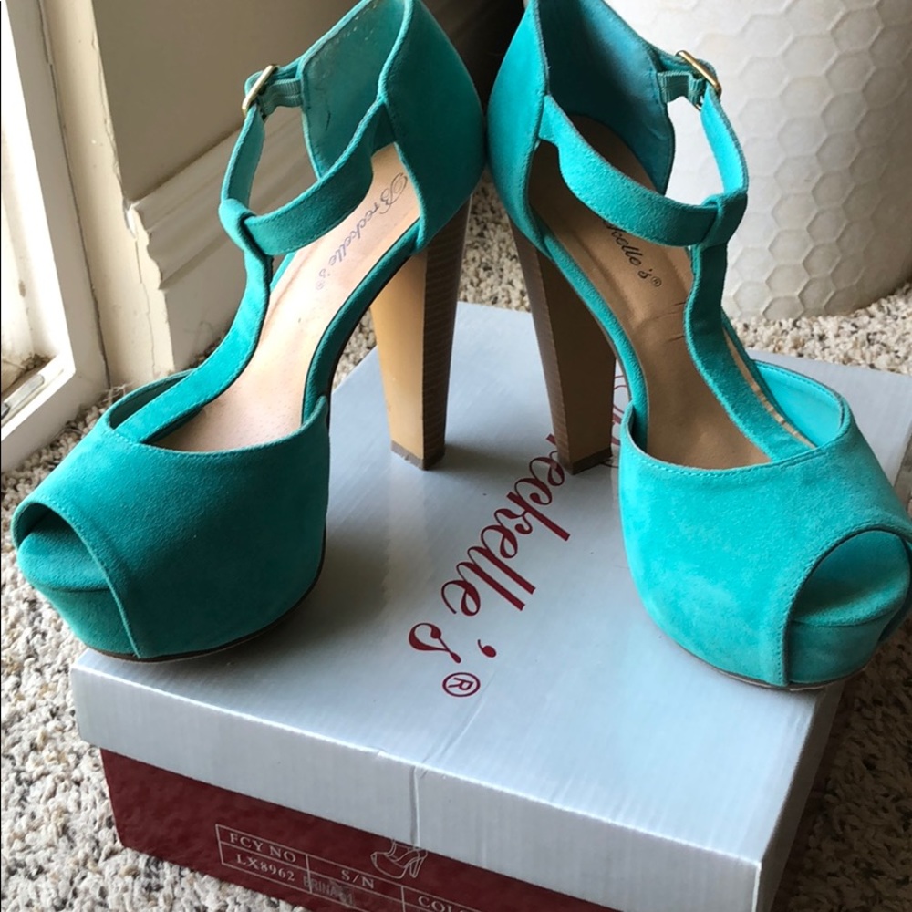Heels - Picture 5 of 5